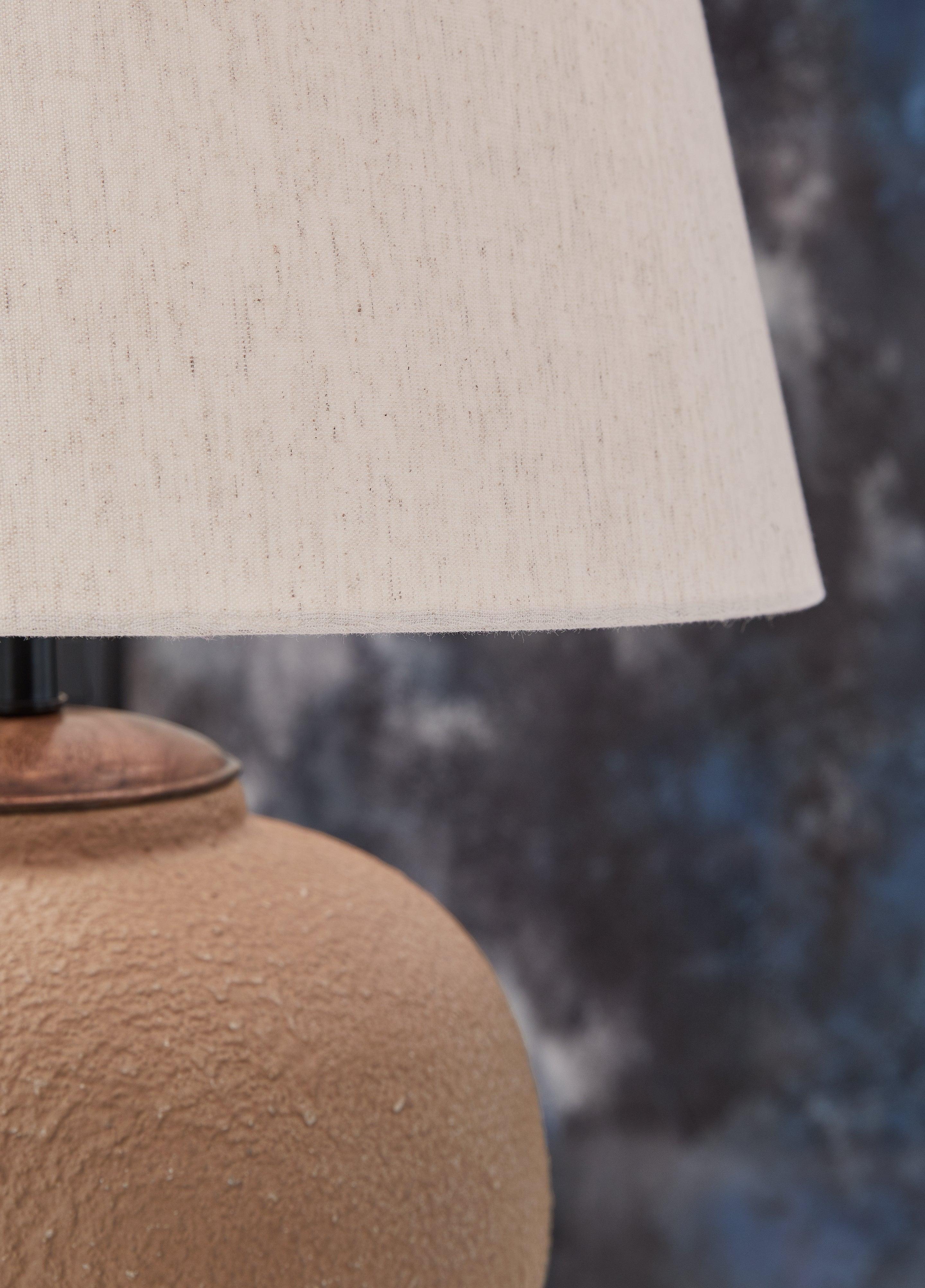 Scantor Rust Table Lamp - Image 3