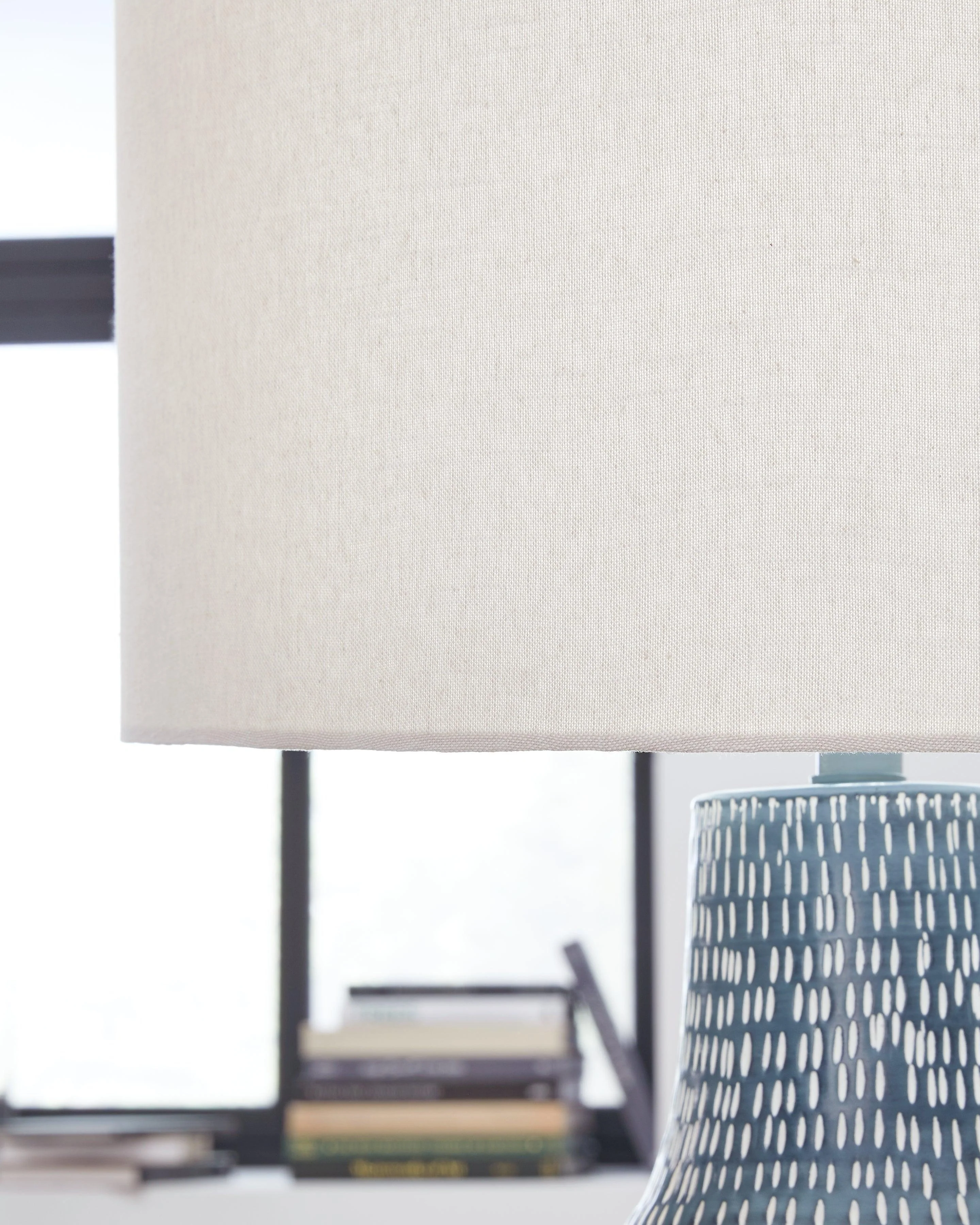 Schylarmont Antique Gray/White Table Lamp - Image 3
