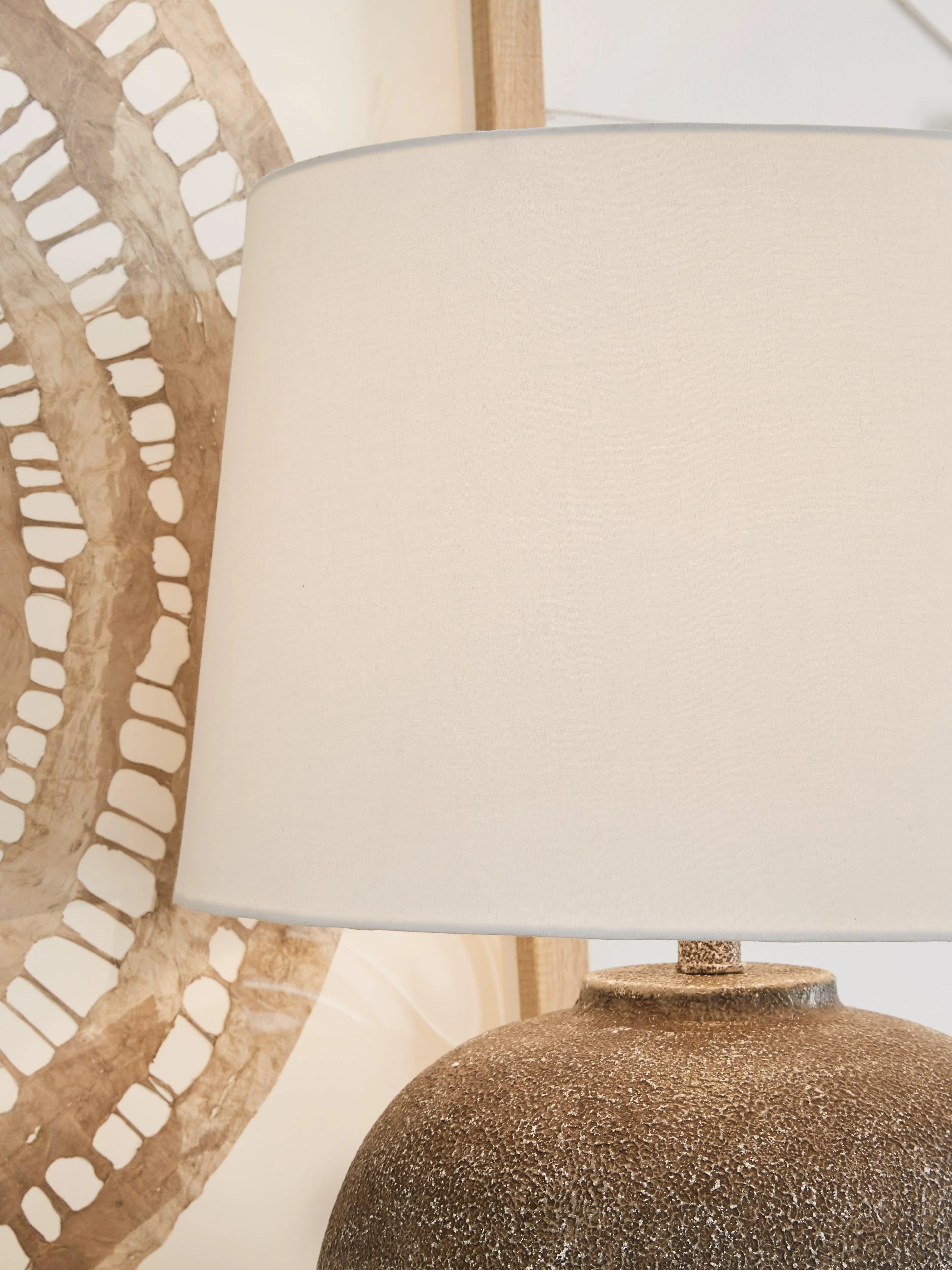 Neavesboro Antique Brown White Table Lamp - Image 3