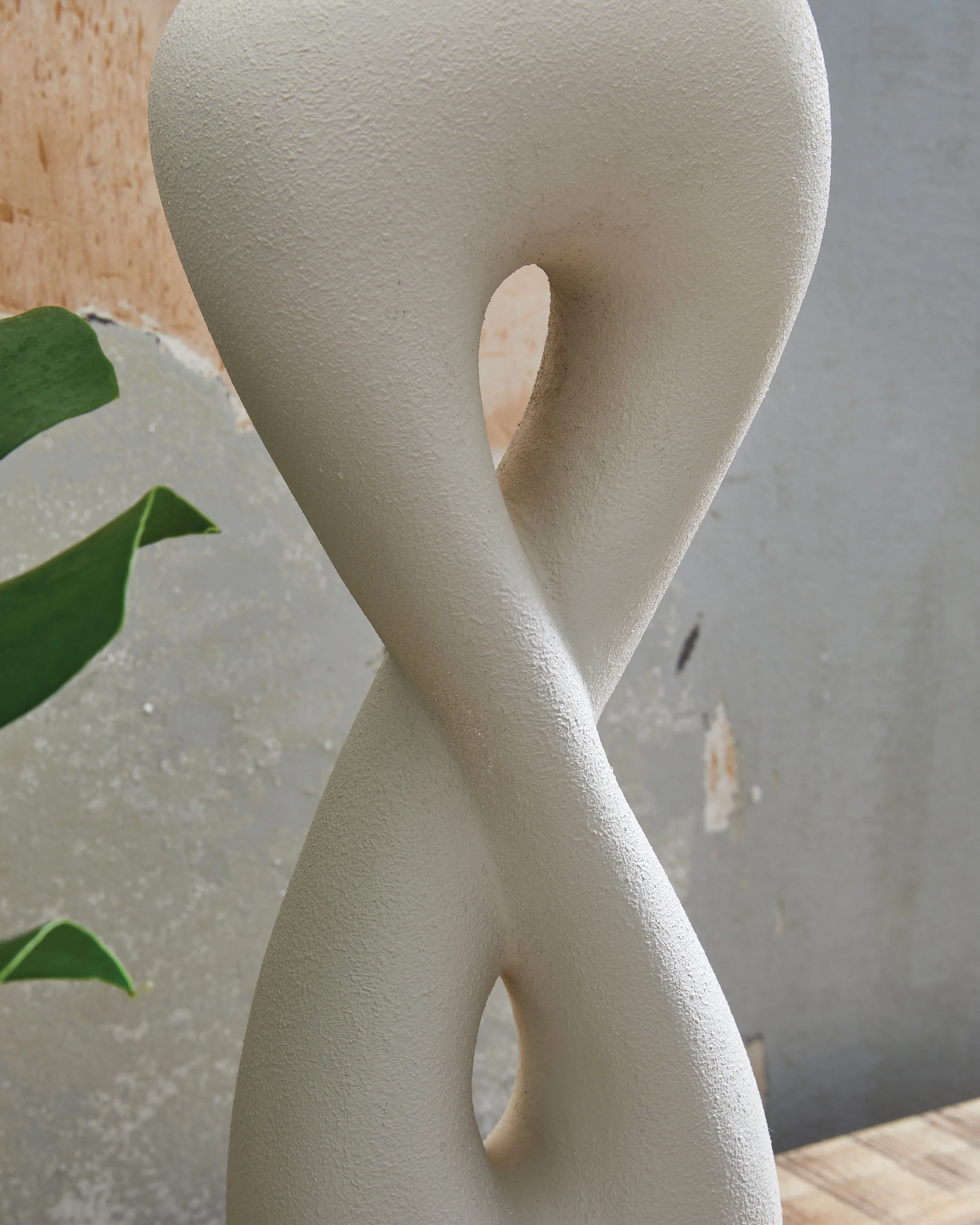 Judrich White/Gold Finish Table Lamp - Image 3