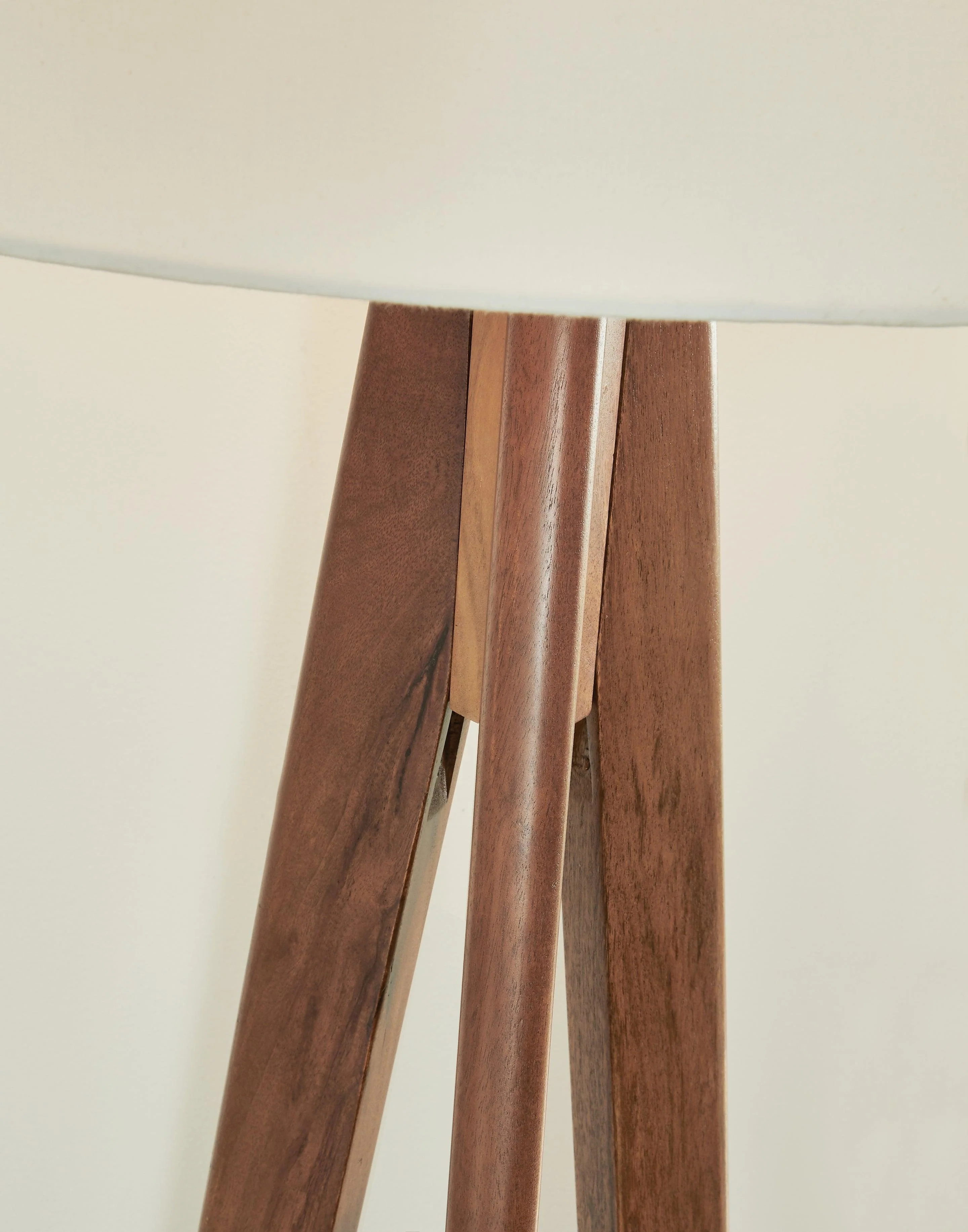 Dallson Brown Floor Lamp - Image 3