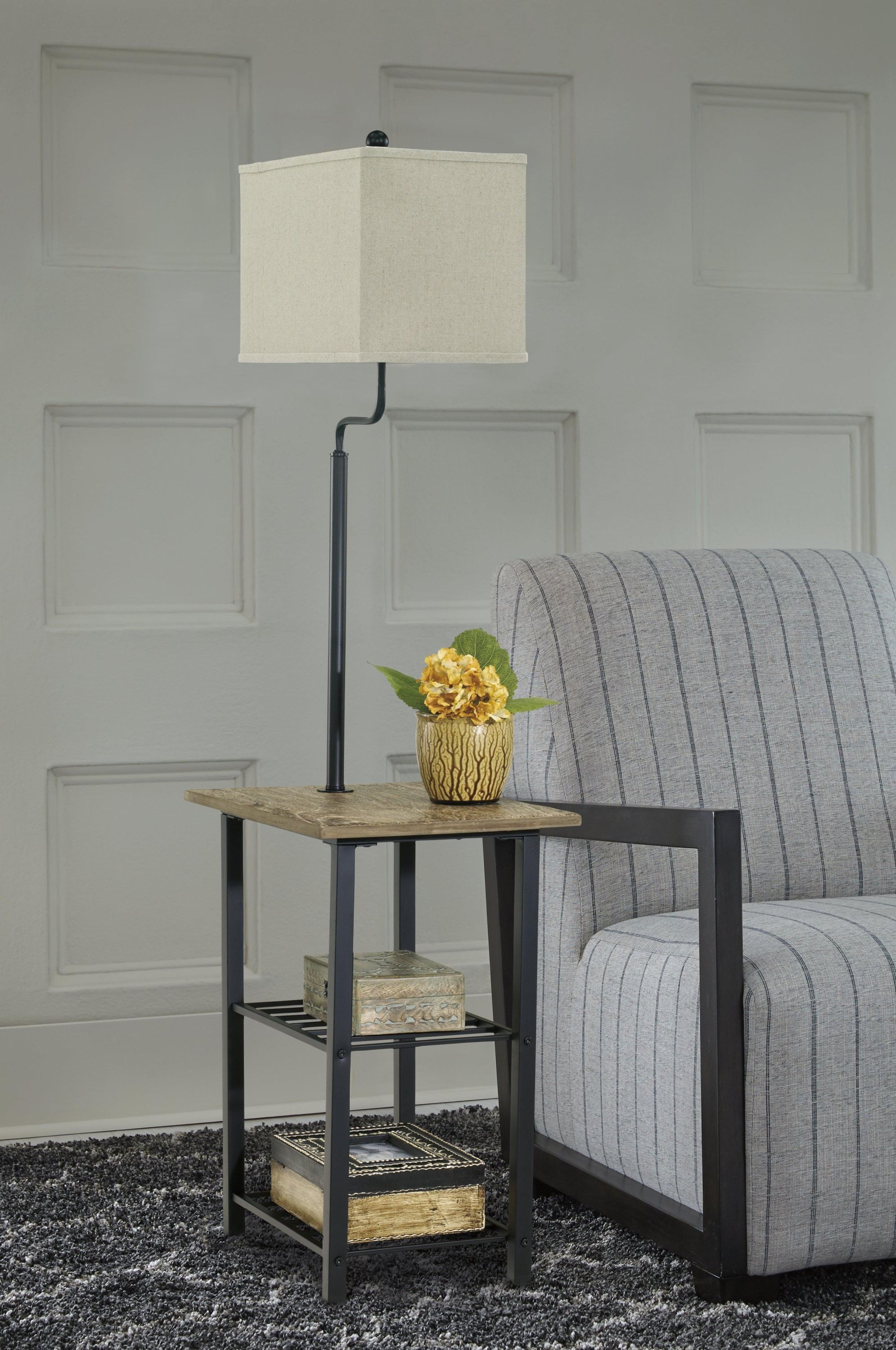 Shianne Black Floor Lamp - Image 3