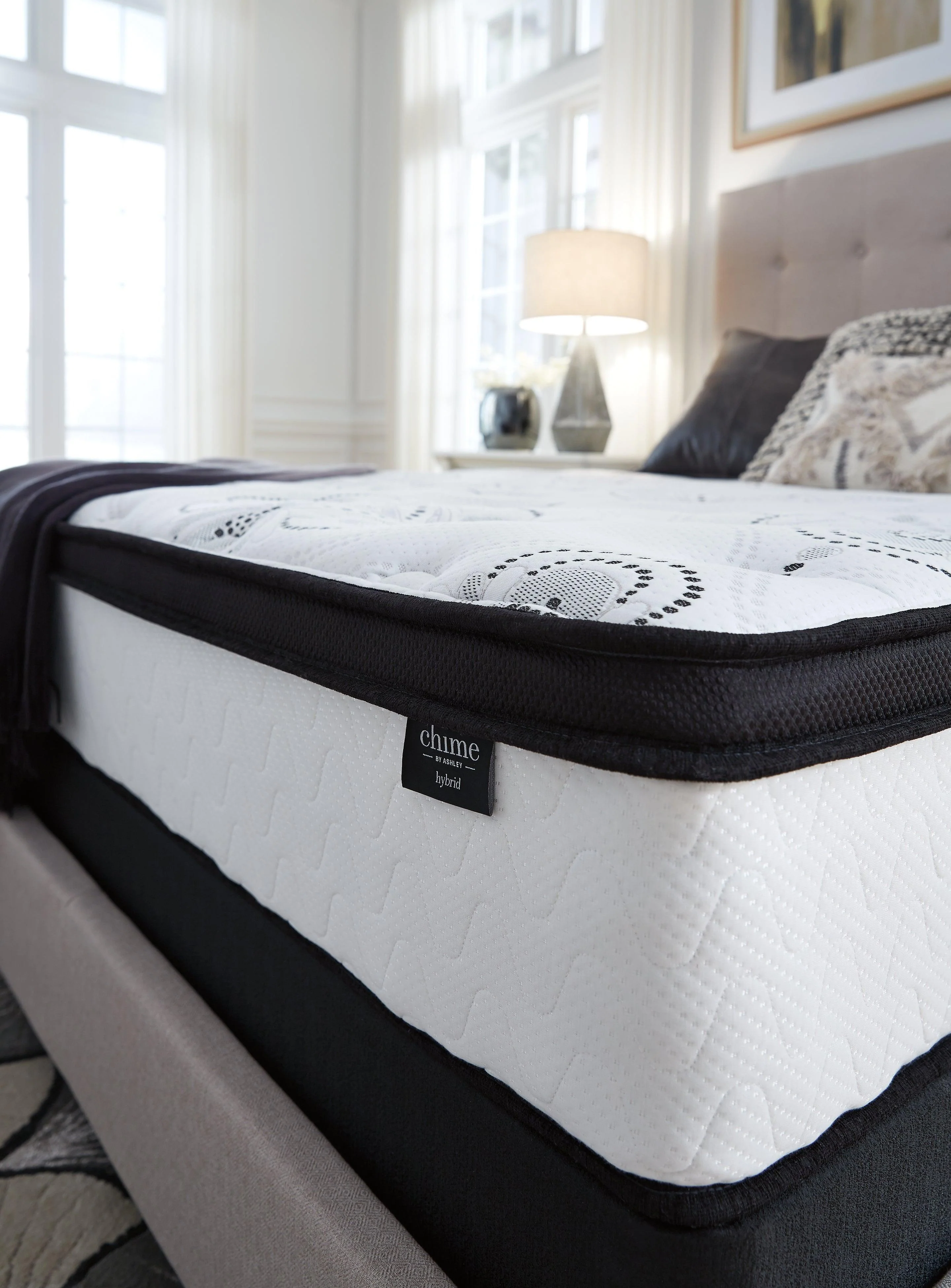 Chime 12 Inch Hybrid White Queen Mattress In A Box - Image 3