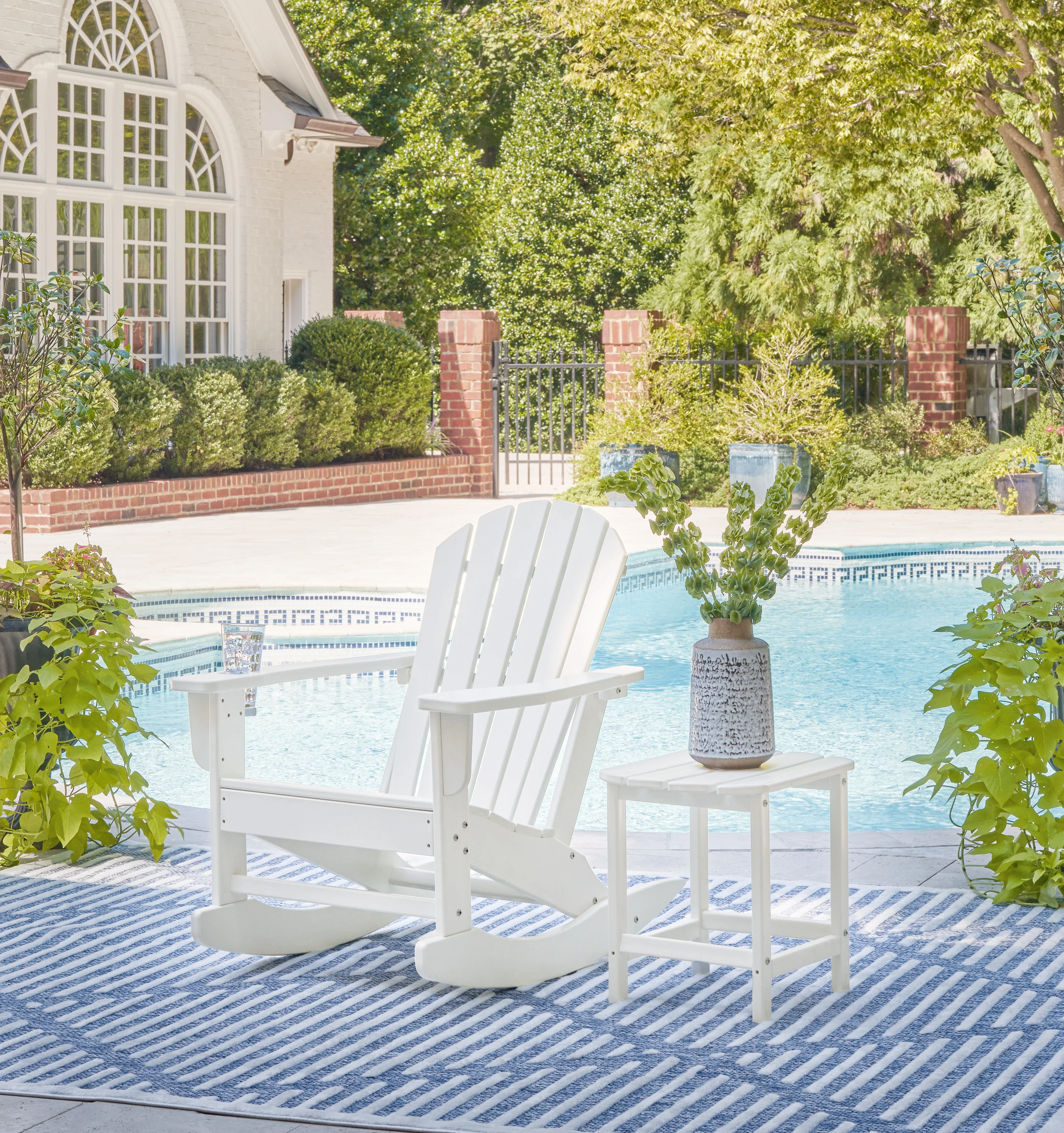 Sundown White Treasure Outdoor Chair with End Table - Image 3