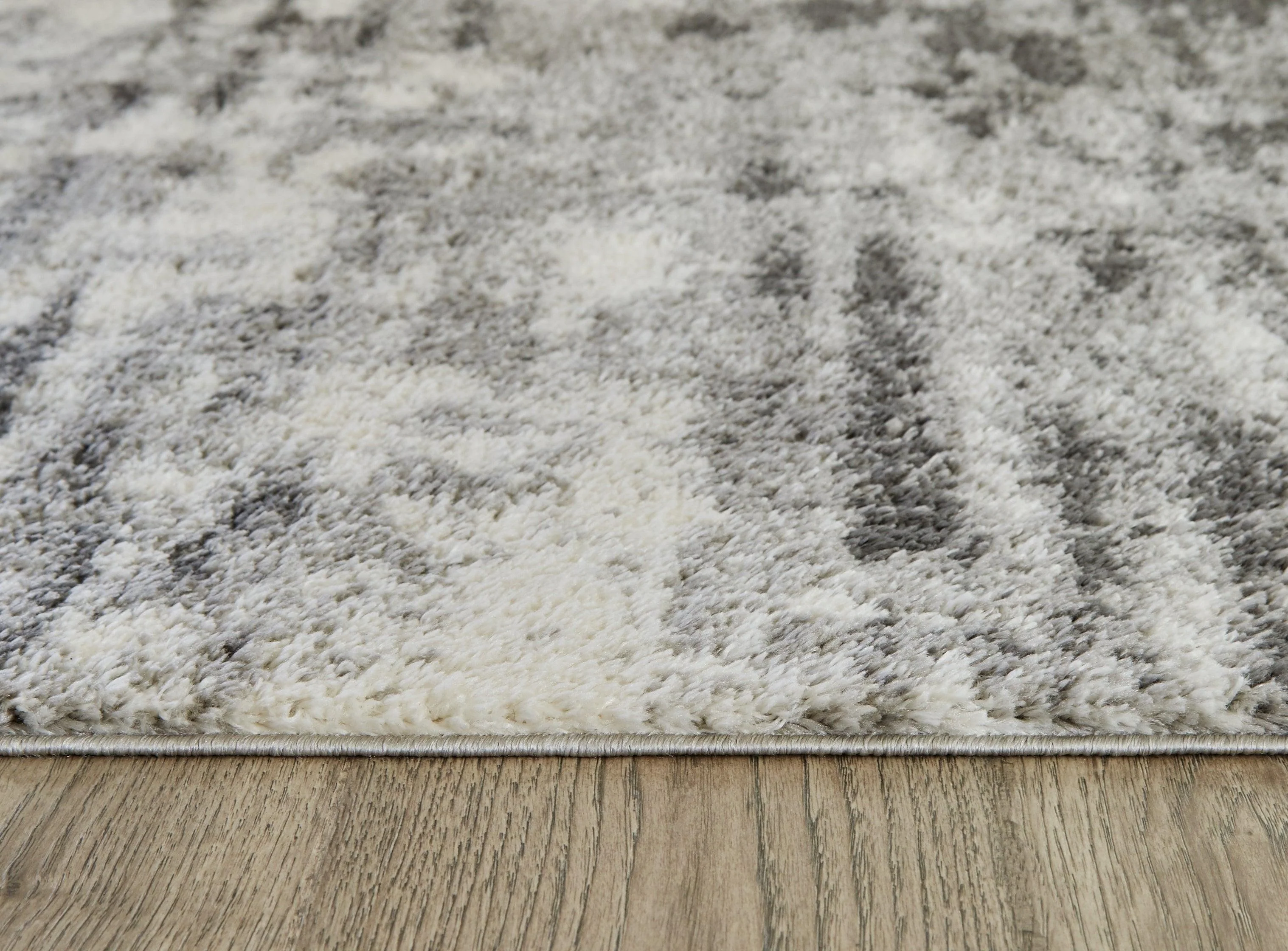 Gerdie Cream Gray 5'3" X 7'3" Rug - Image 3
