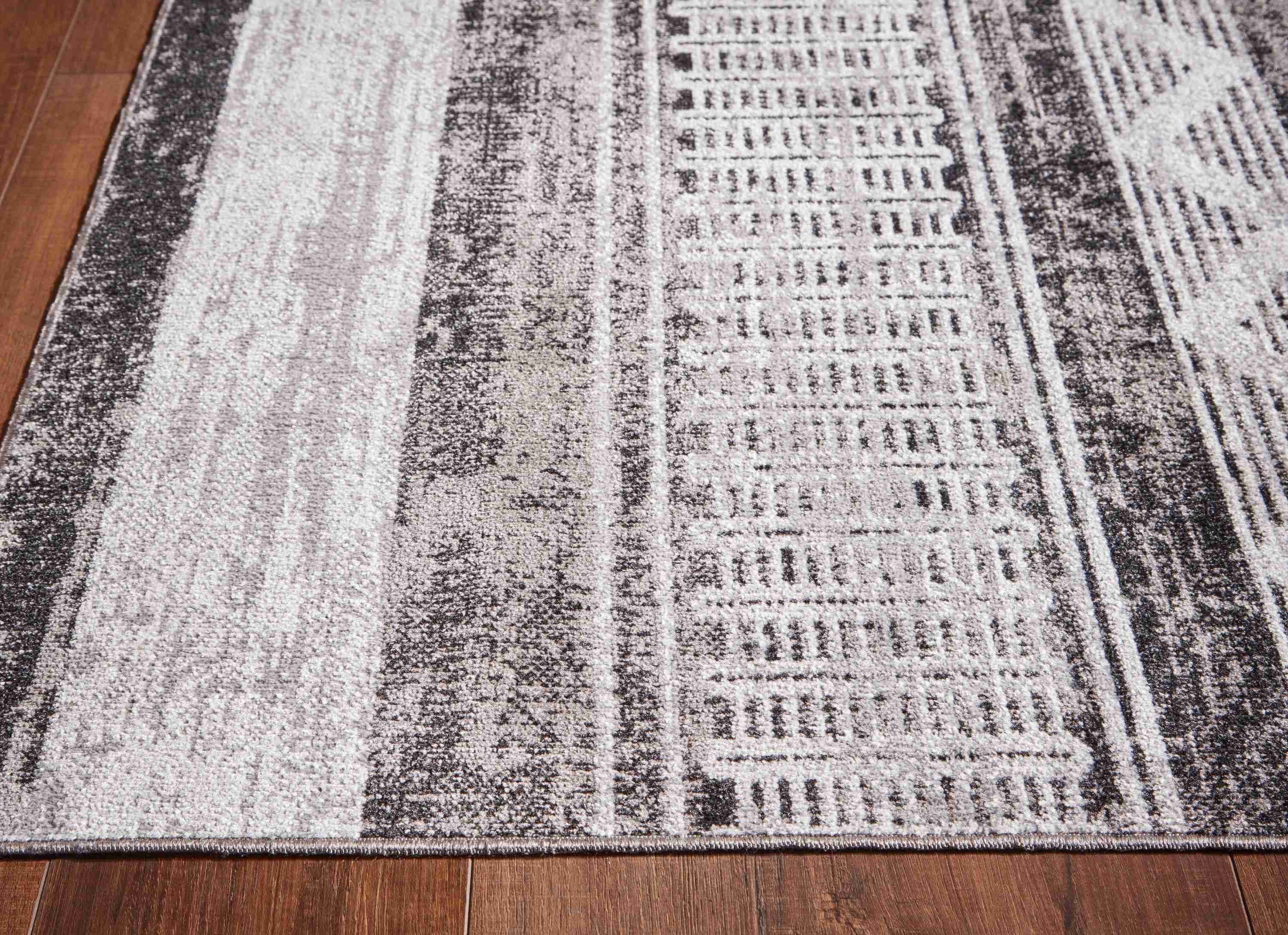 Henchester Multi 5' X 7' Rug - Image 3