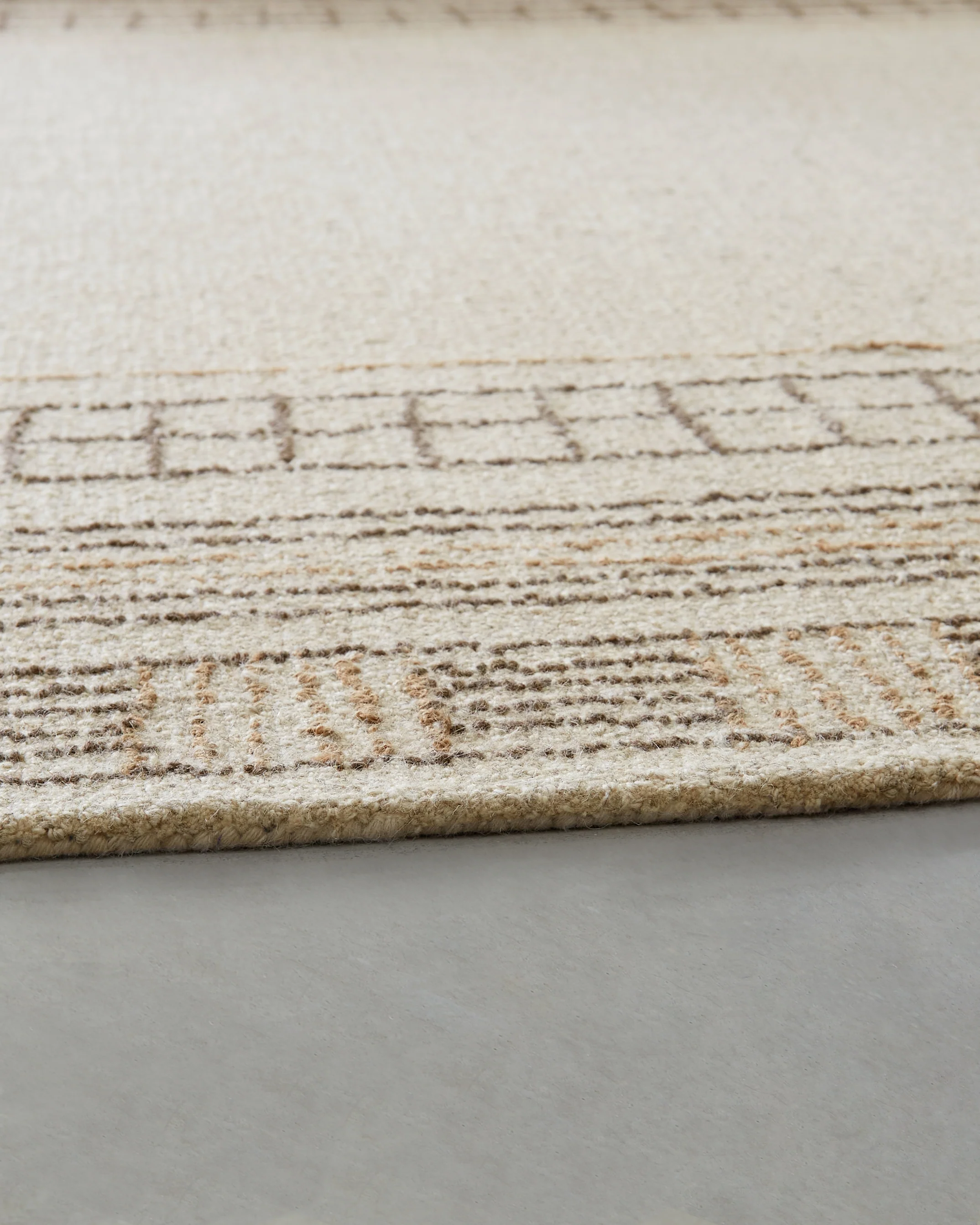 Idaman Taupe/Brown Large Rug - Image 3