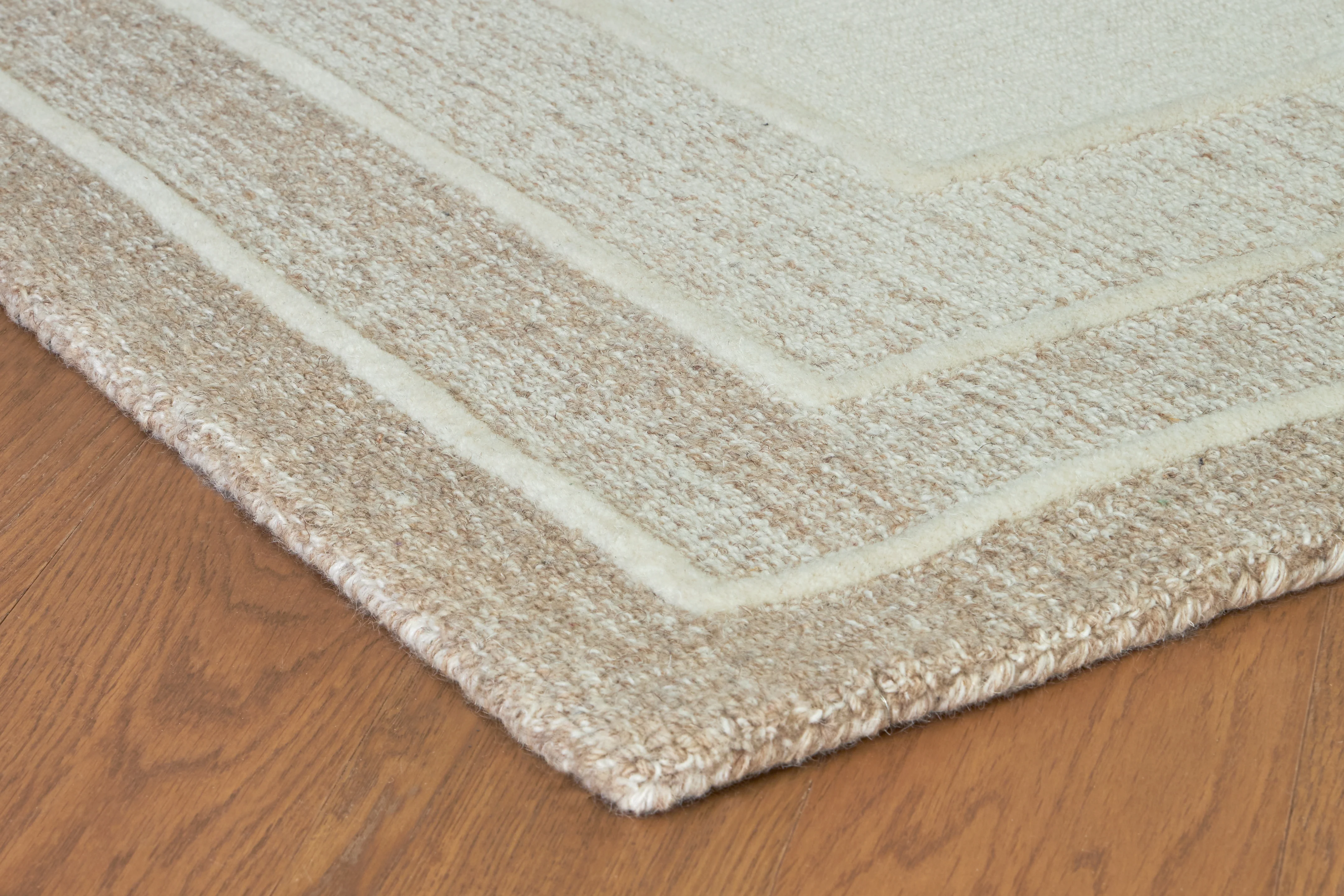 Teelgan Ivory/Tan Large Rug - Image 3