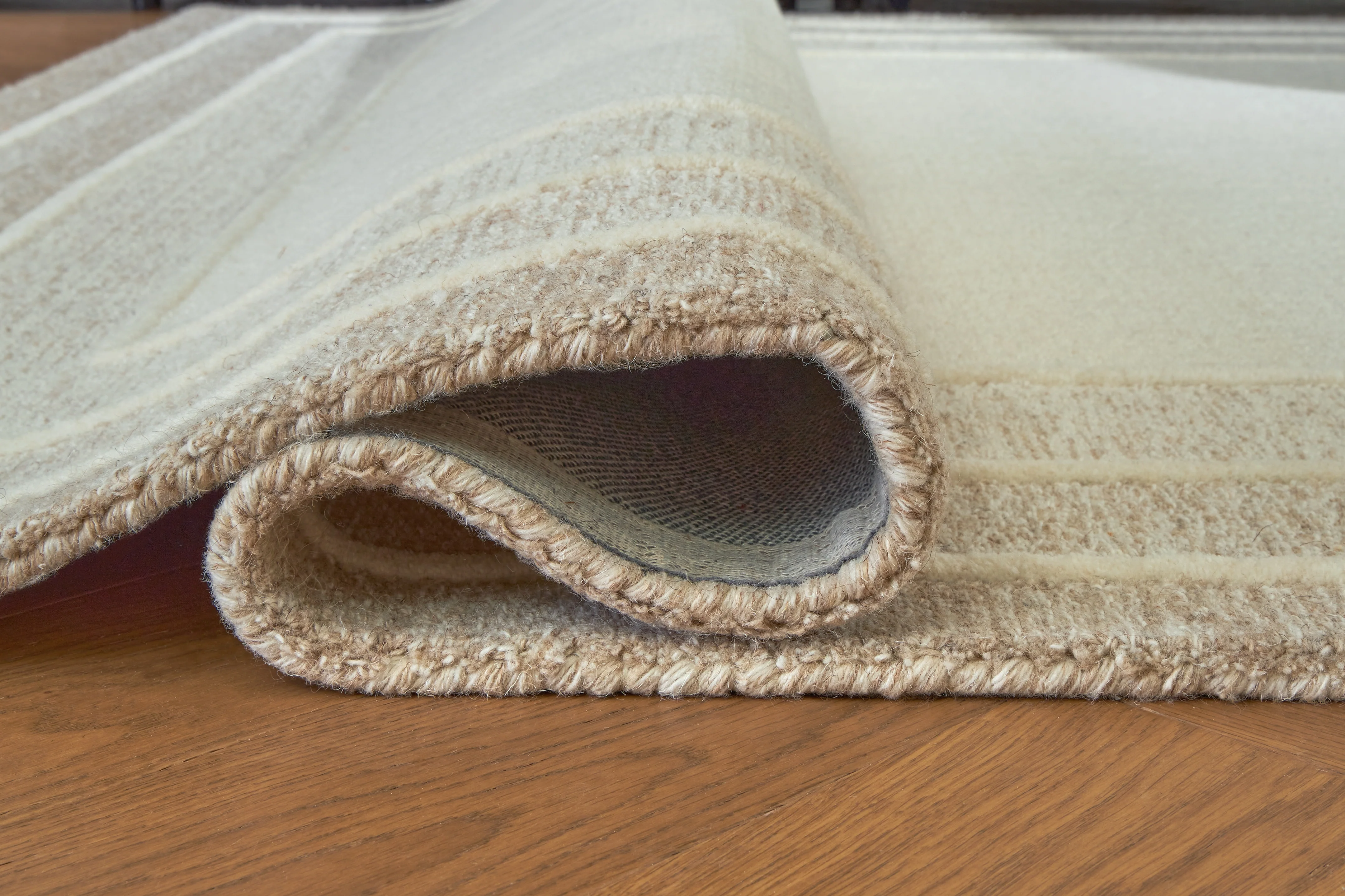 Teelgan Ivory/Tan Medium Rug - Image 3