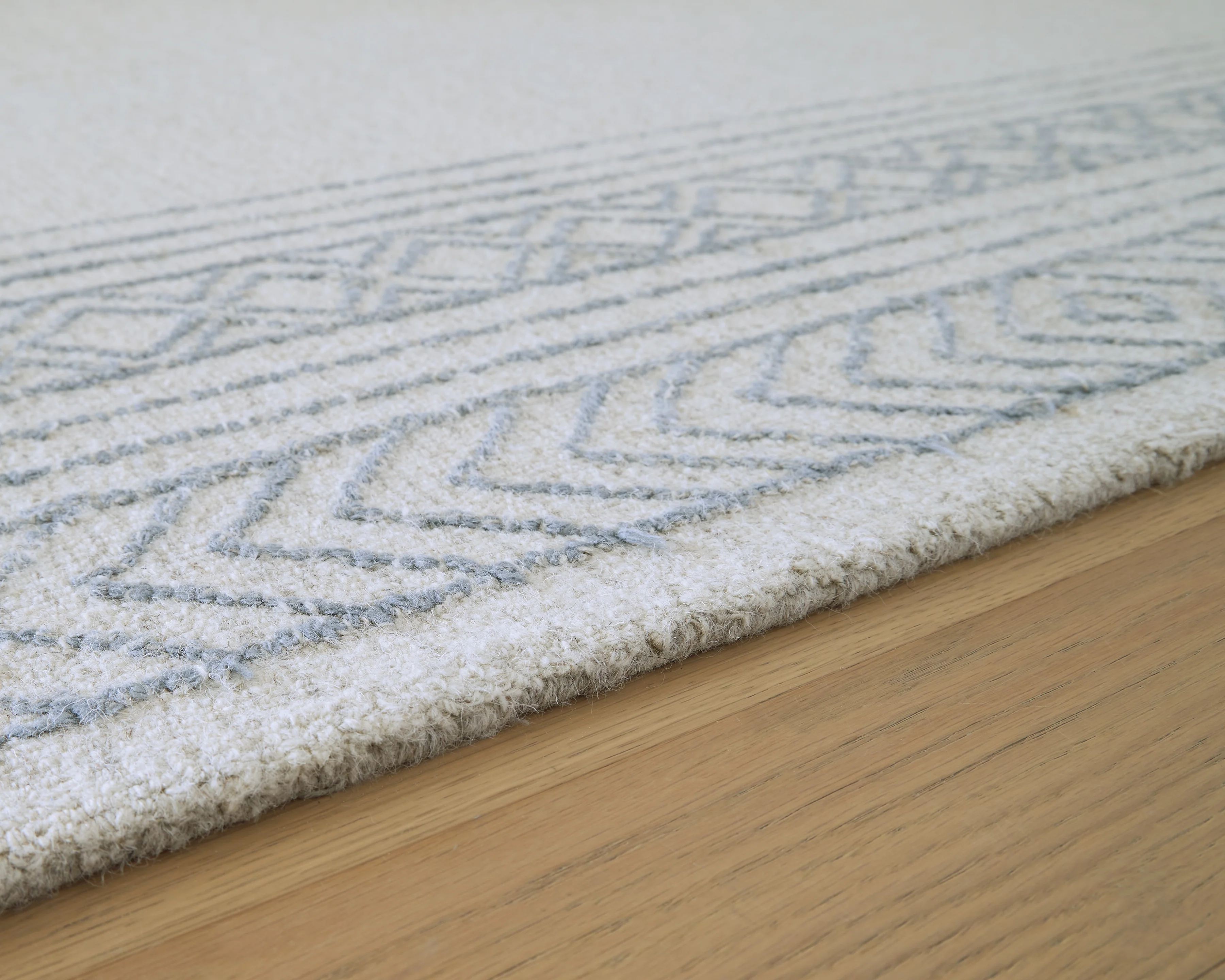 Azelhurst Blue/Ivory/Gray 5' x 7' Area Rug - Image 3