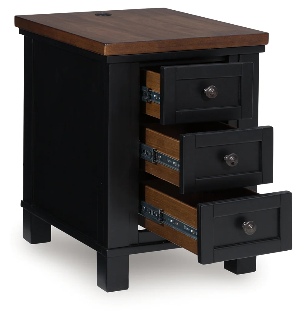 Wildenauer Brown/Black Chairside End Table - Image 3