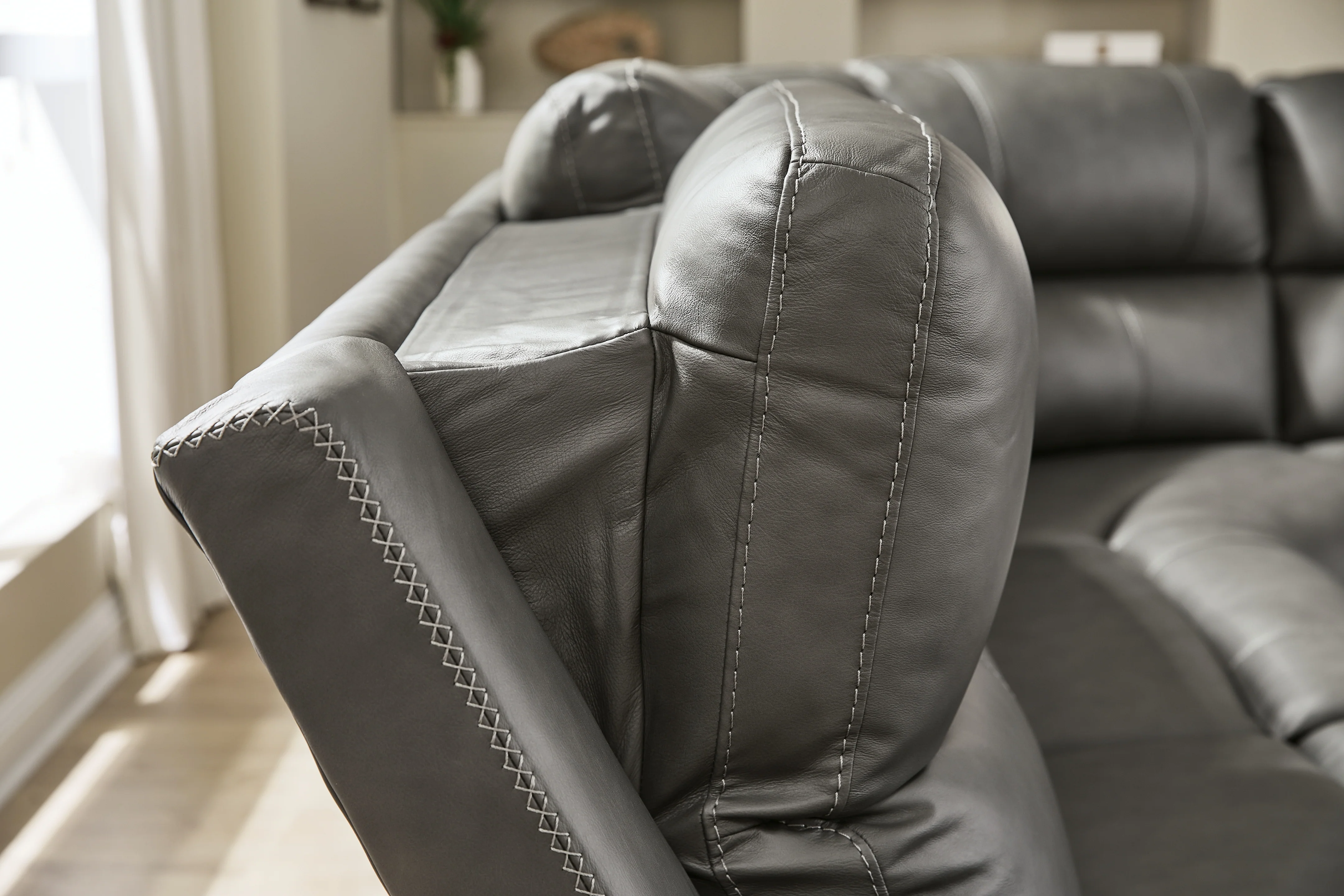 Bleckley Anchor Leather 6-Piece Power Reclining Sectional - Image 3
