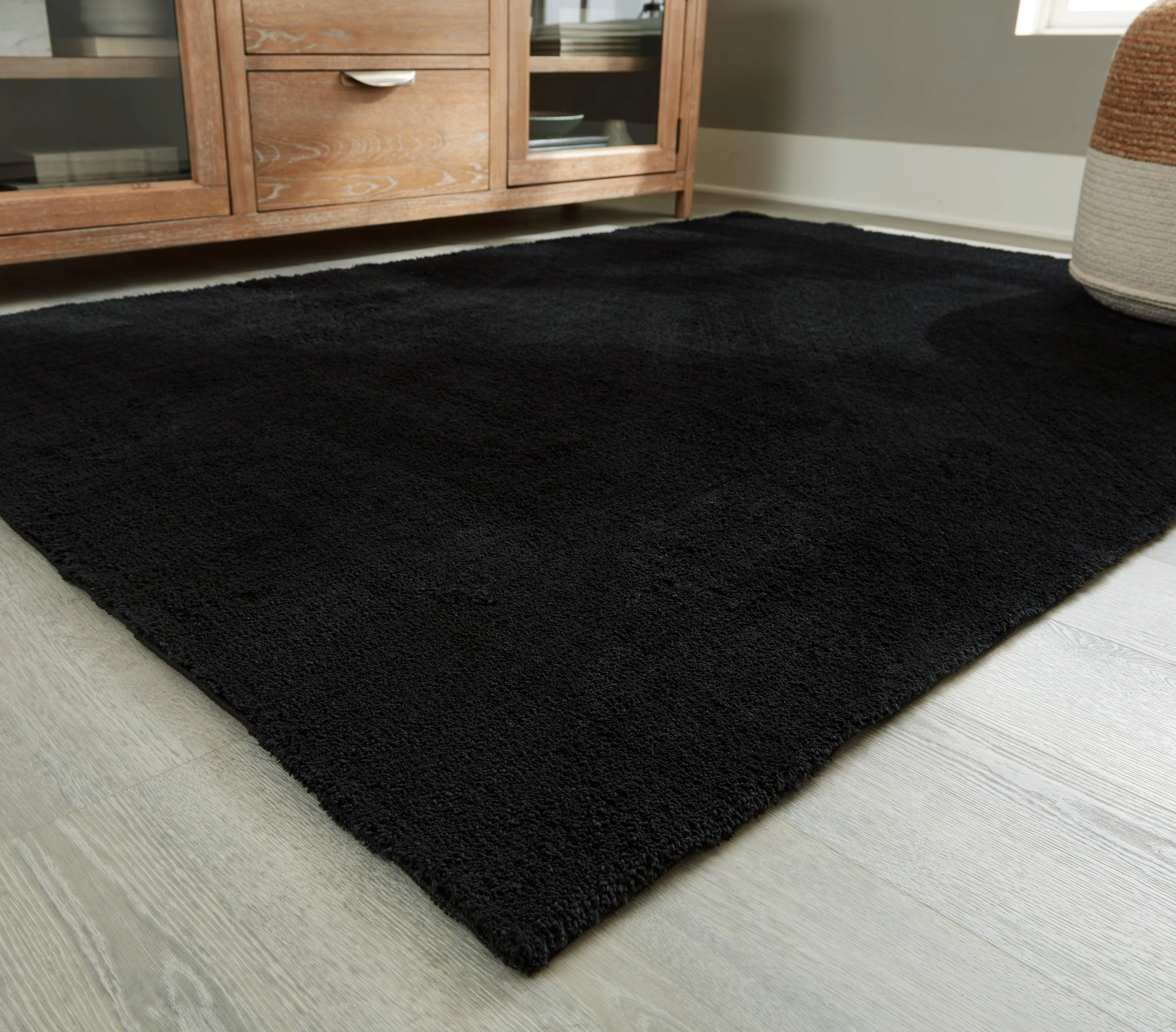 Anaben Black 5' X 7' Rug - Image 3
