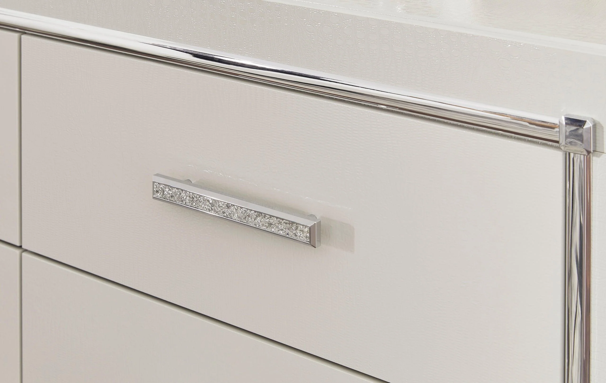 Drystan Gray Panel Bedroom Set - Image 2