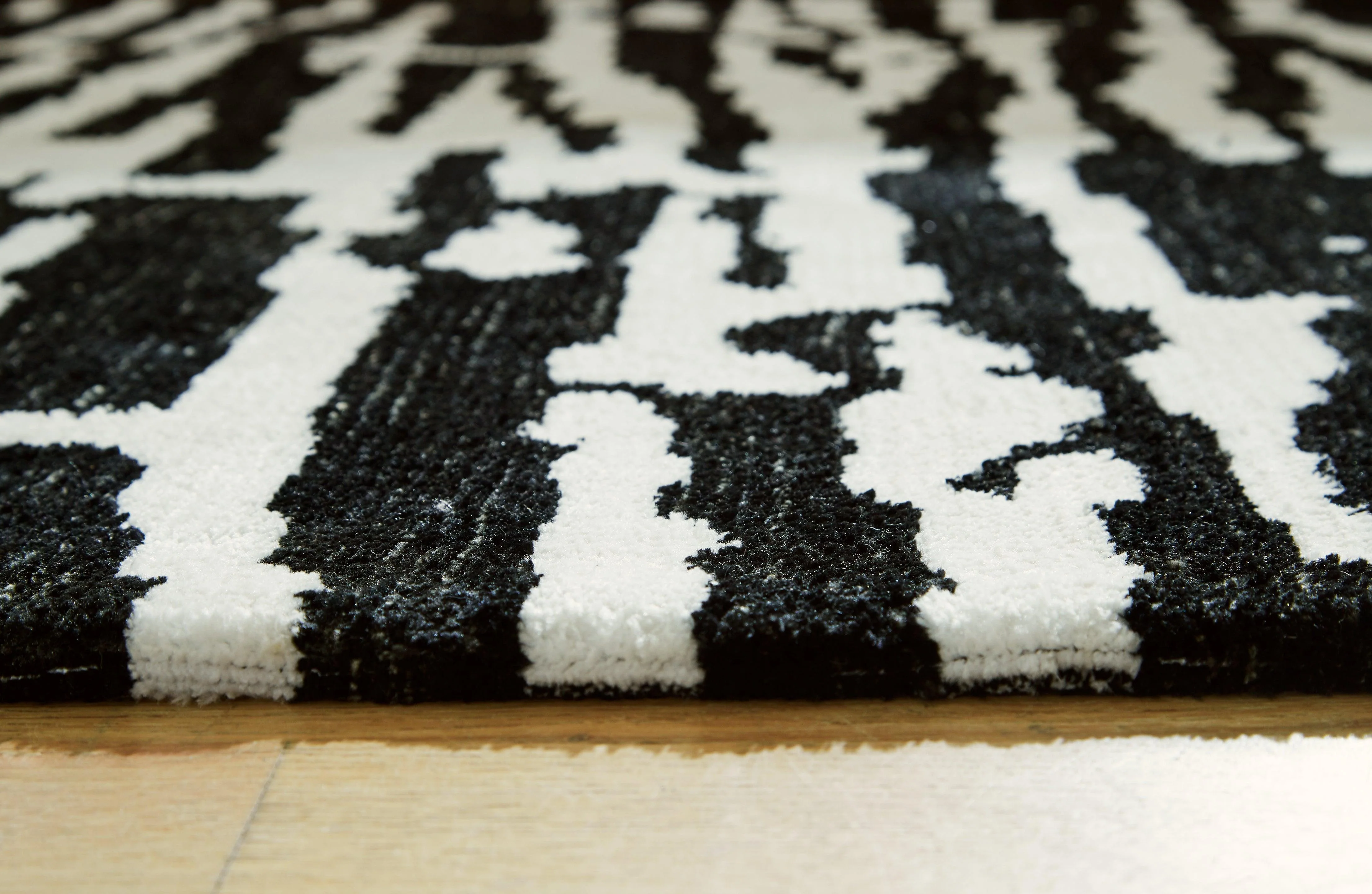 Bramshaw Black Ivory Medium Rug - Image 3