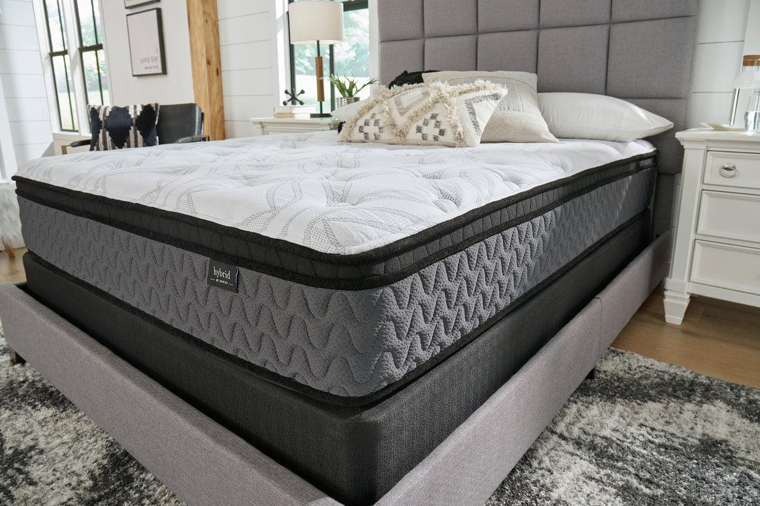 M590 12″ Hybrid Queen Mattress