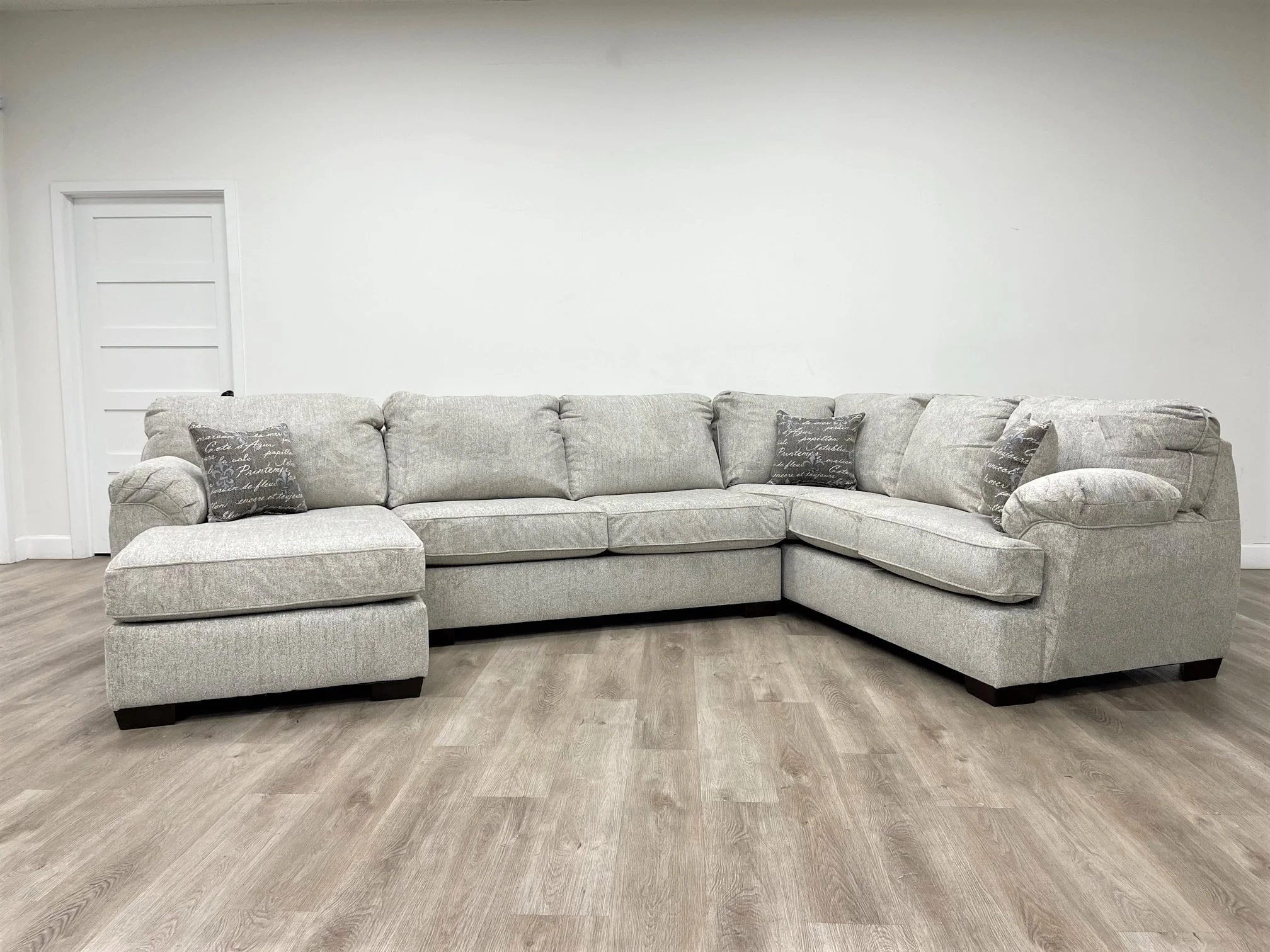 Brentwood Oatmeal Linen Chenille Sectional - Image 3
