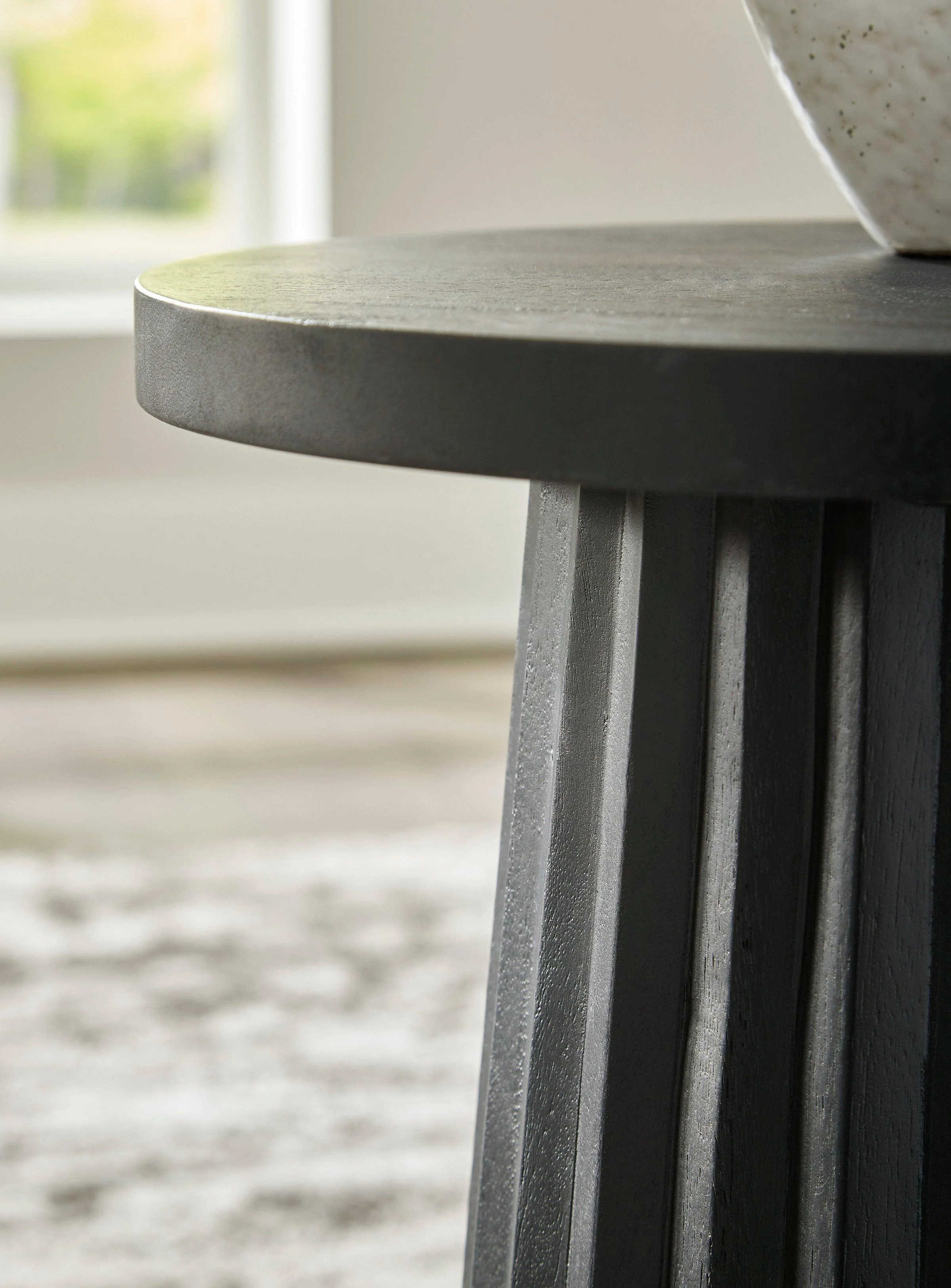 Ceilby Accent Table - Image 3