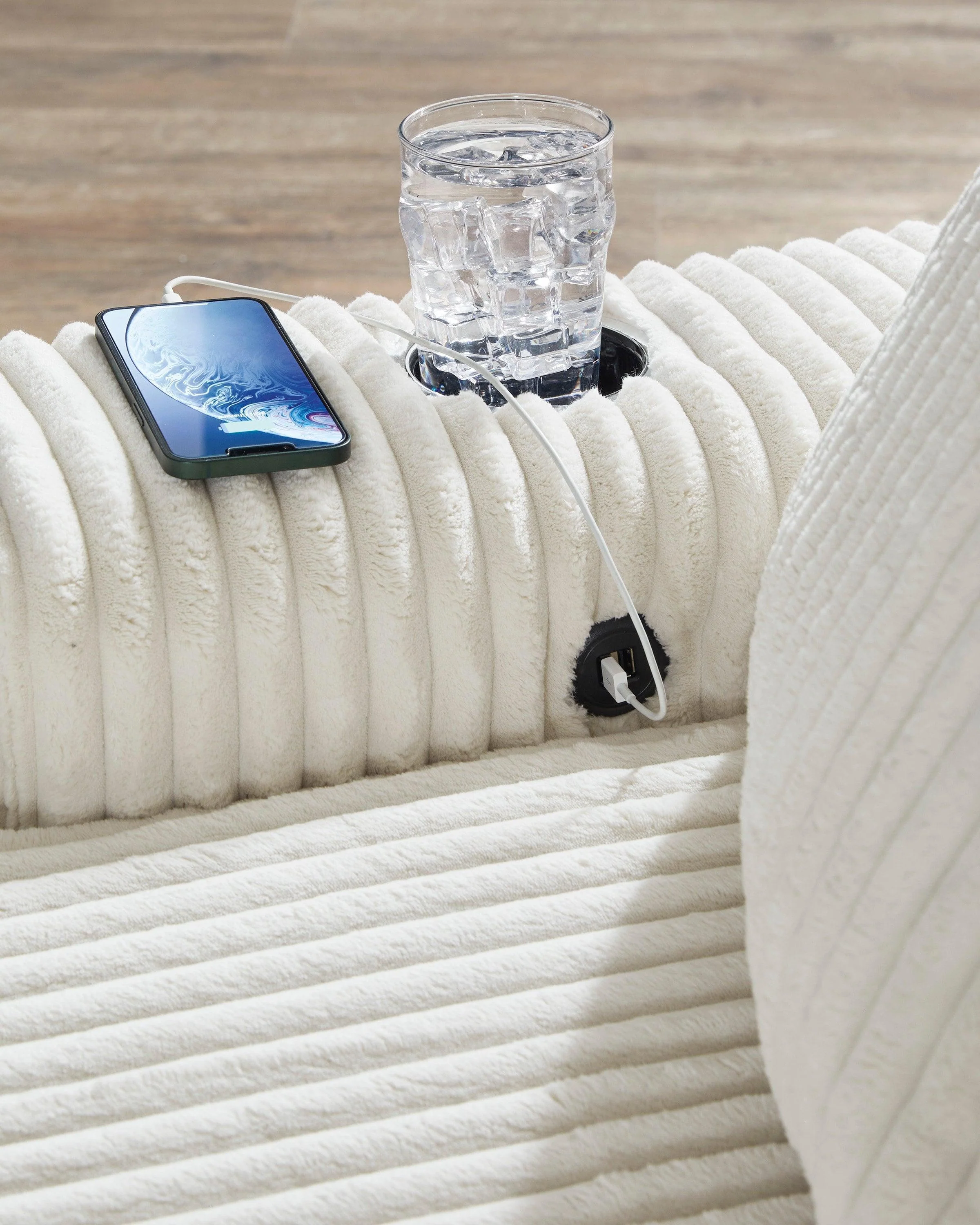 Lindyn Ivory Chaise - Image 3