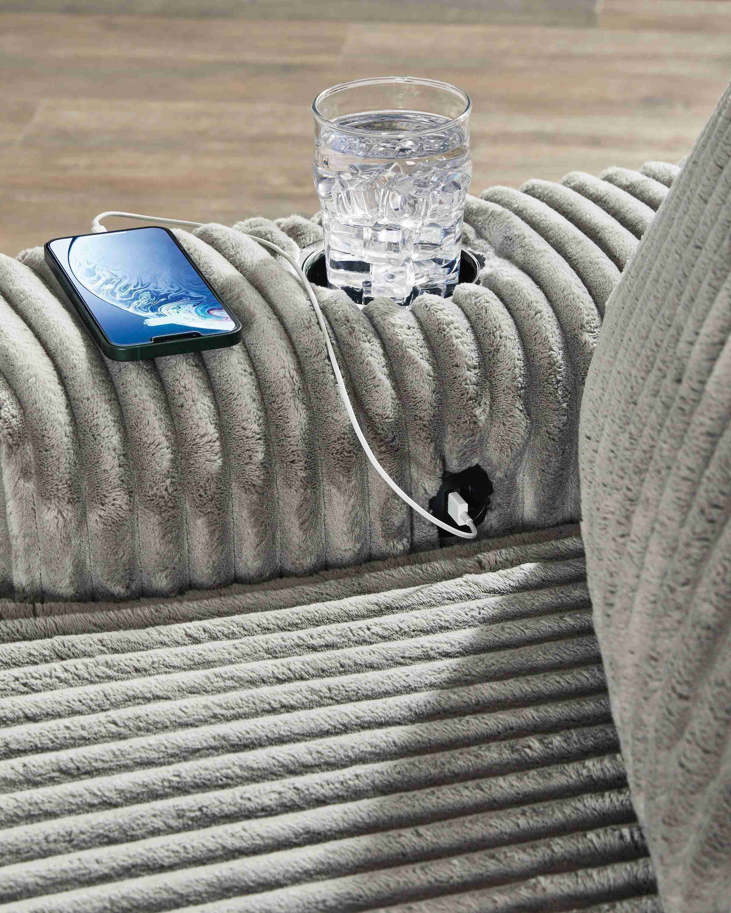 Lindyn Fog Chaise - Image 3
