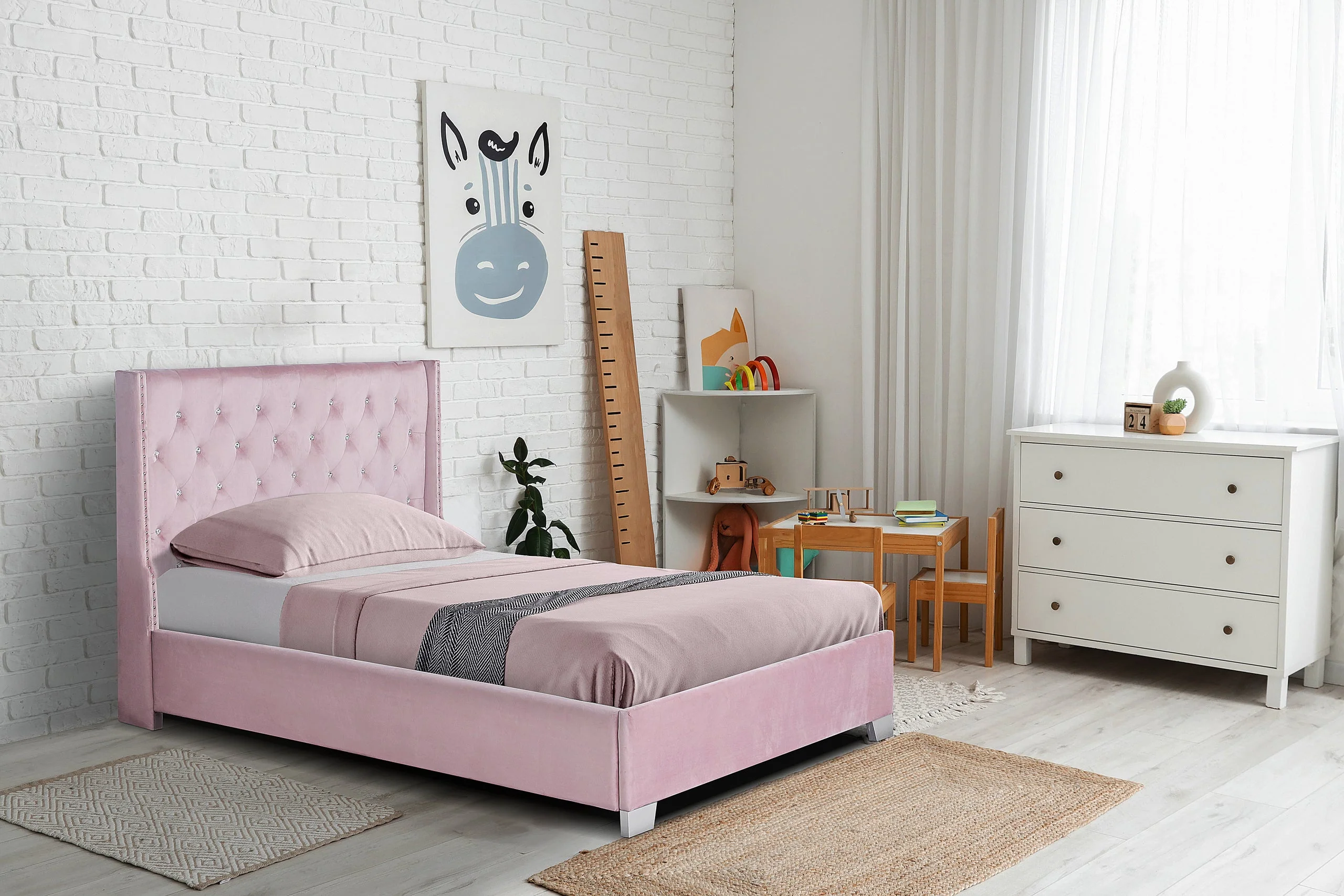 Diamond Pink Velvet Upholstered Panel Full Bed - Image 2
