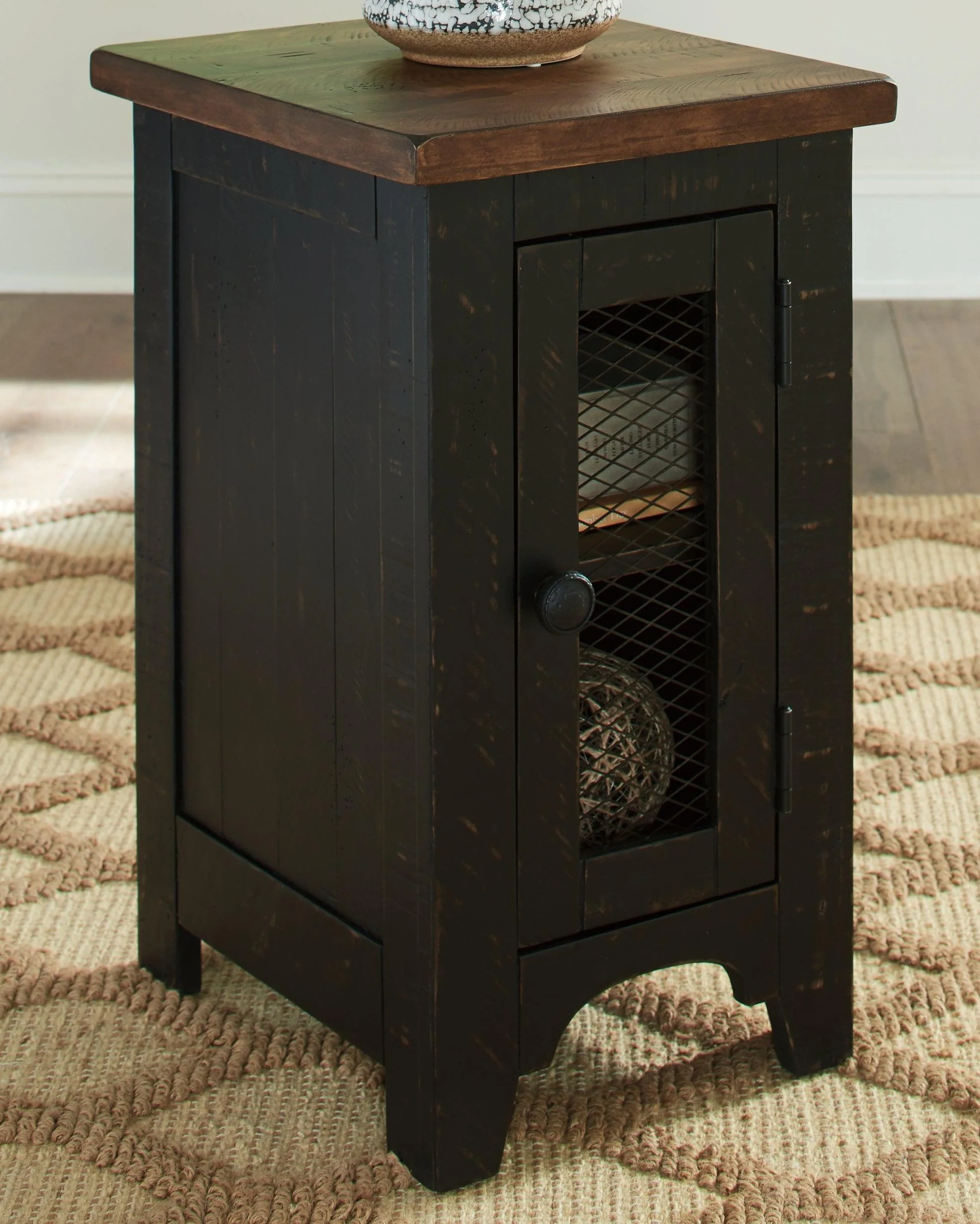 Valebeck Black Brown Coffee Table With 2 End Tables - Image 3